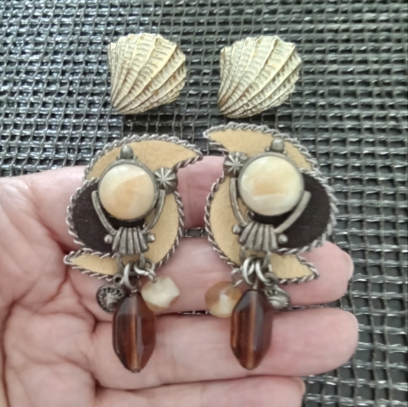 Shell Motif Clip On Earrings Bundle - Picture 2 of 4